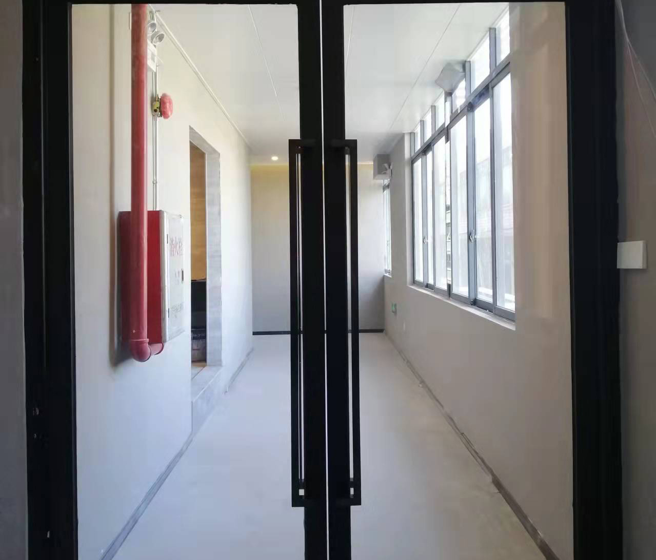 铝合金带框玻璃门 铝合金带框玻璃门